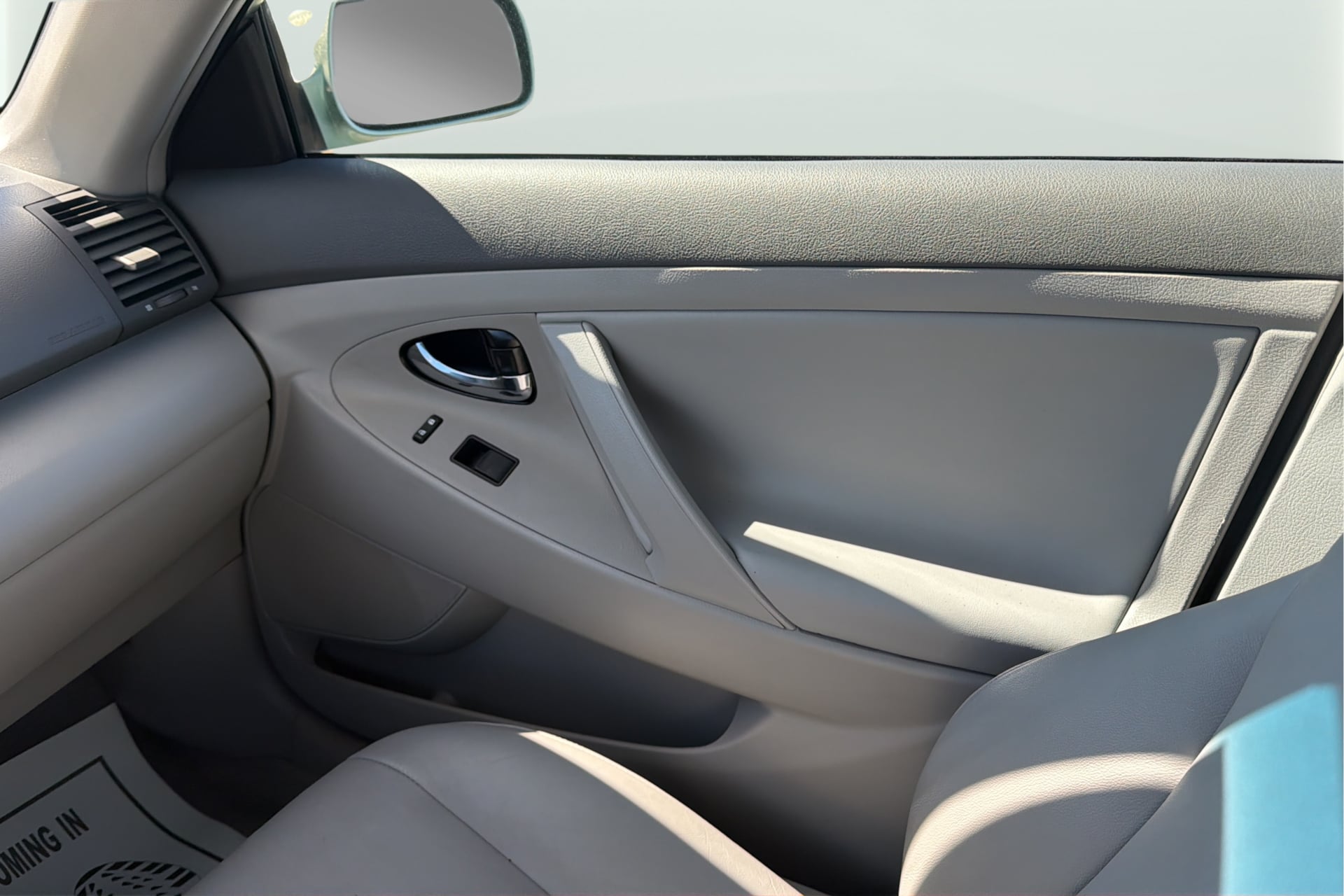 Photo 17 of this Toyota Camry Hybrid