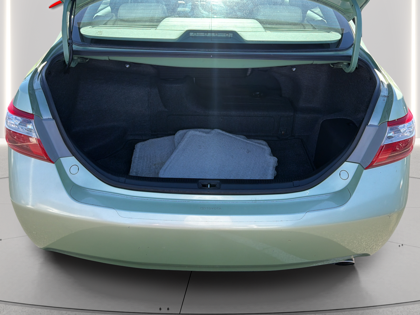 Photo 21 of this Toyota Camry Hybrid