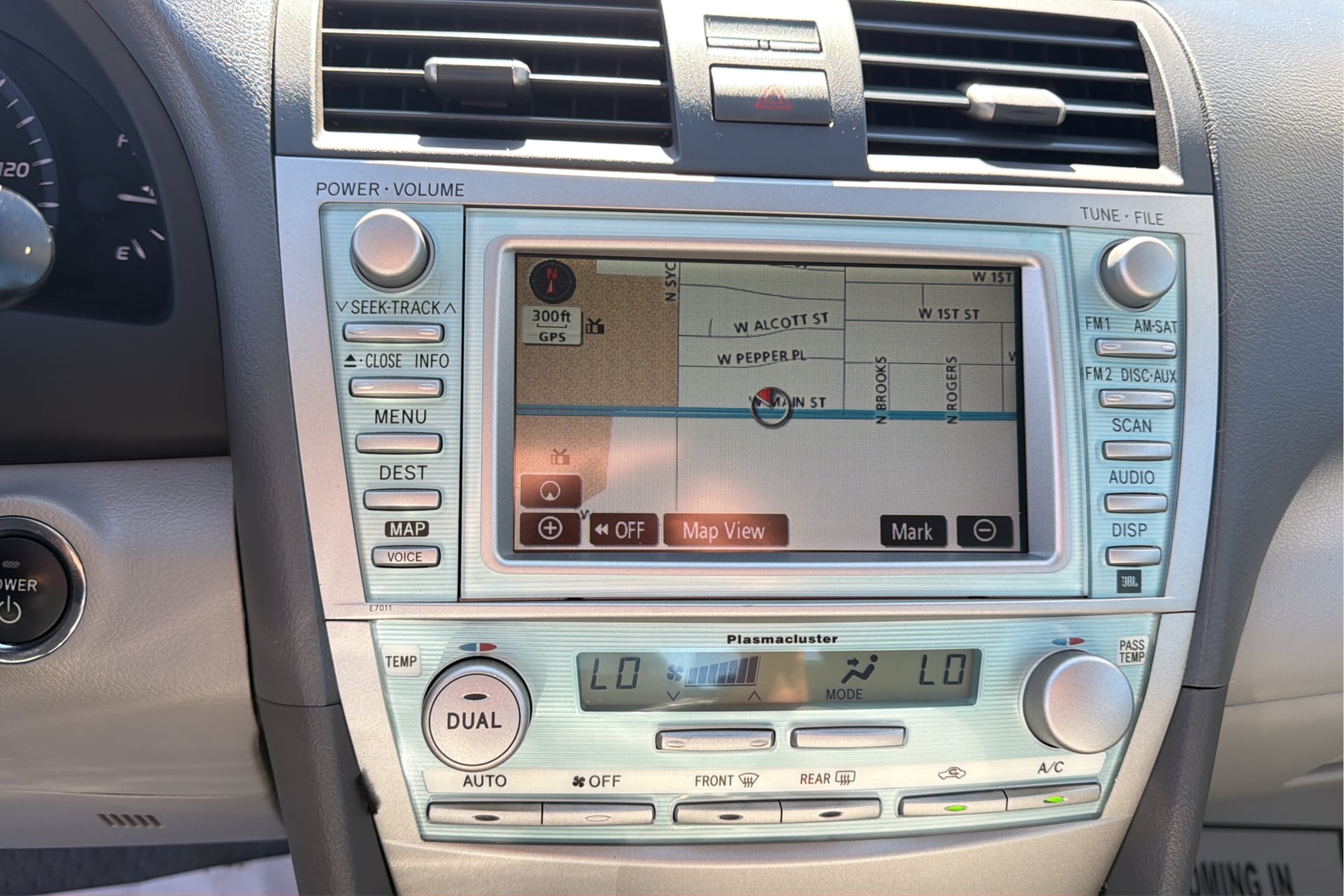 Photo 24 of this Toyota Camry Hybrid
