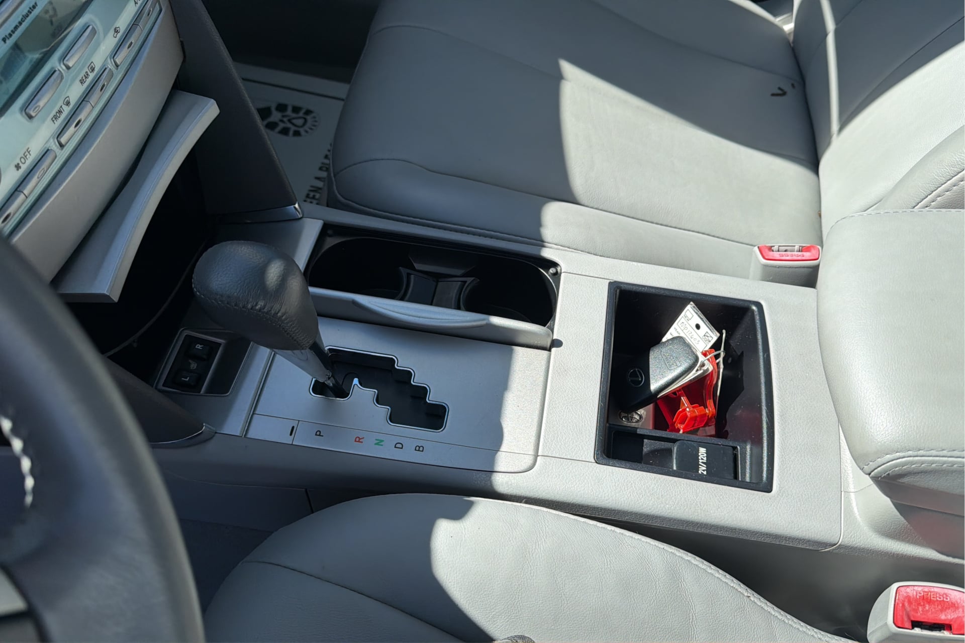 Photo 25 of this Toyota Camry Hybrid
