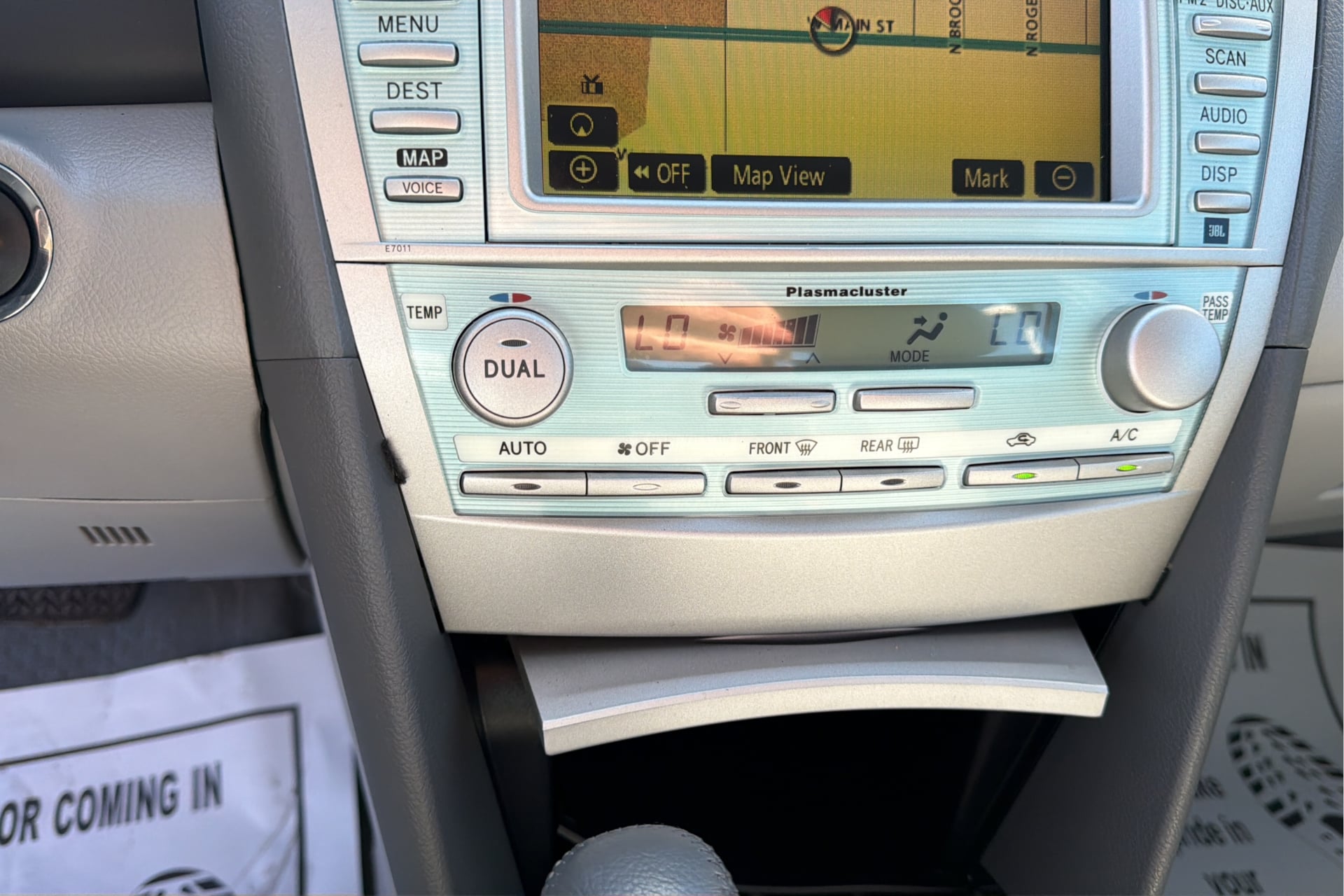 Photo 27 of this Toyota Camry Hybrid