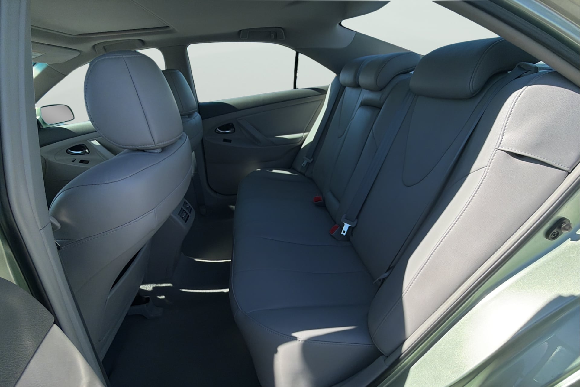 Photo 33 of this Toyota Camry Hybrid