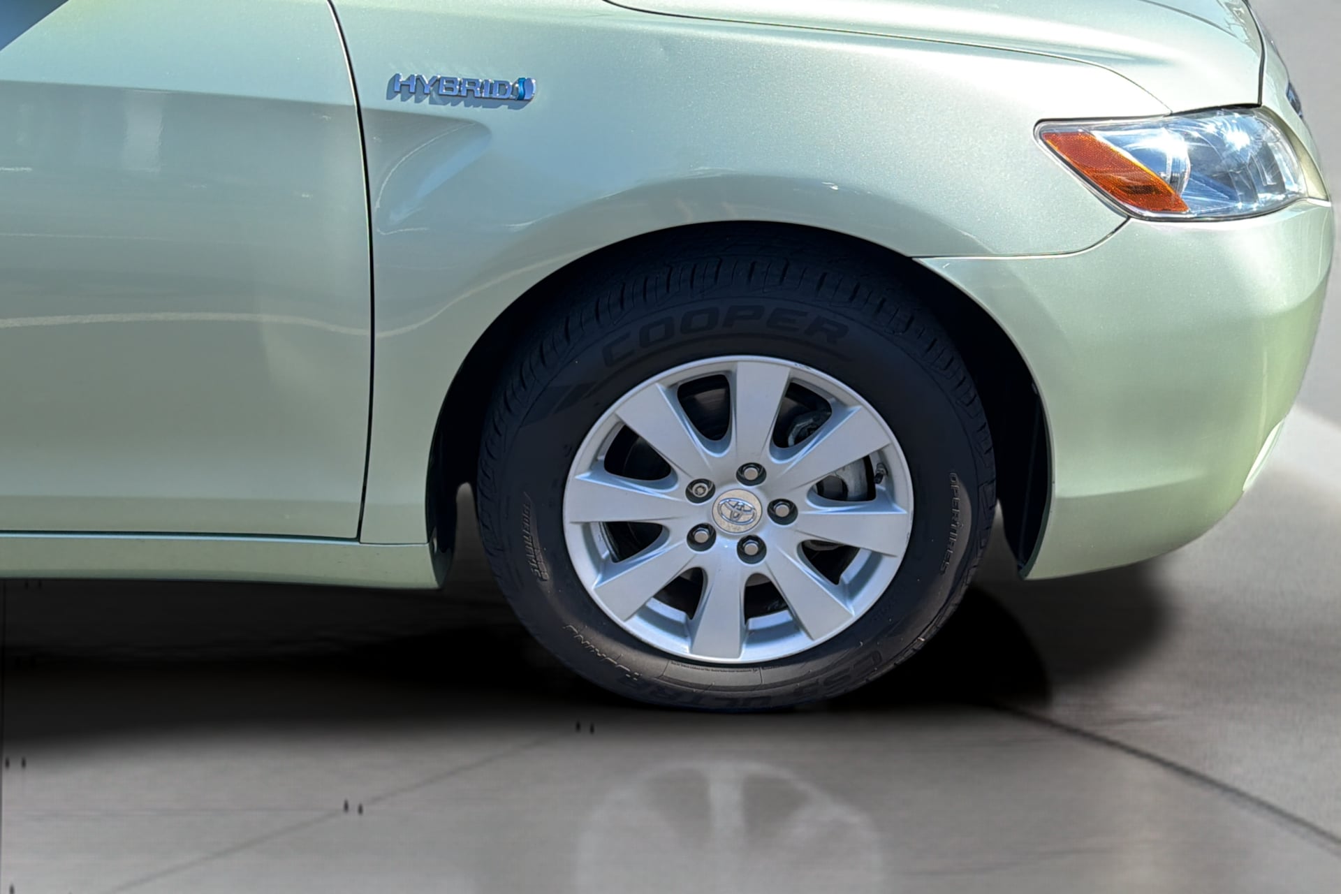 Photo 35 of this Toyota Camry Hybrid