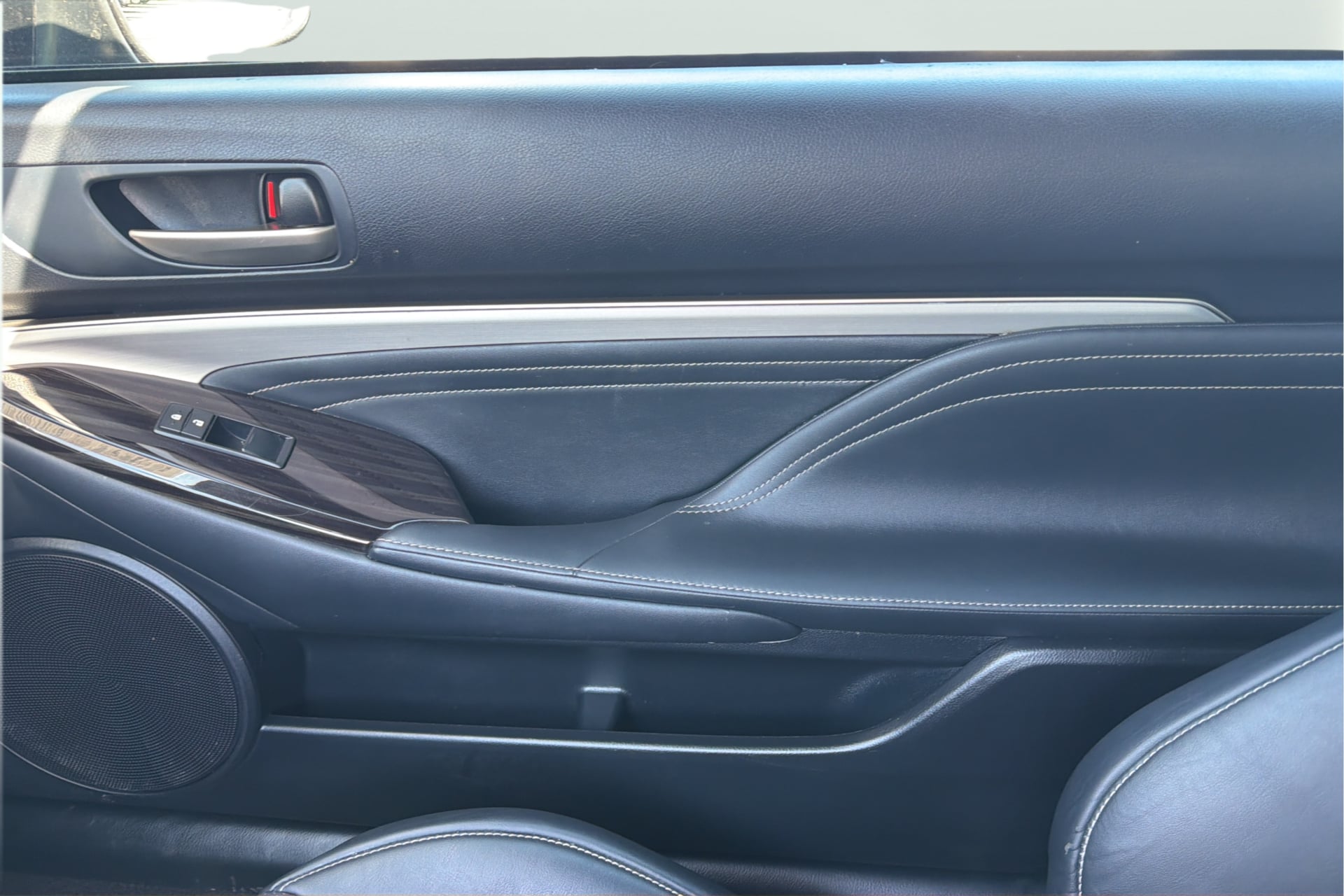 Photo 17 of this Lexus RC 350