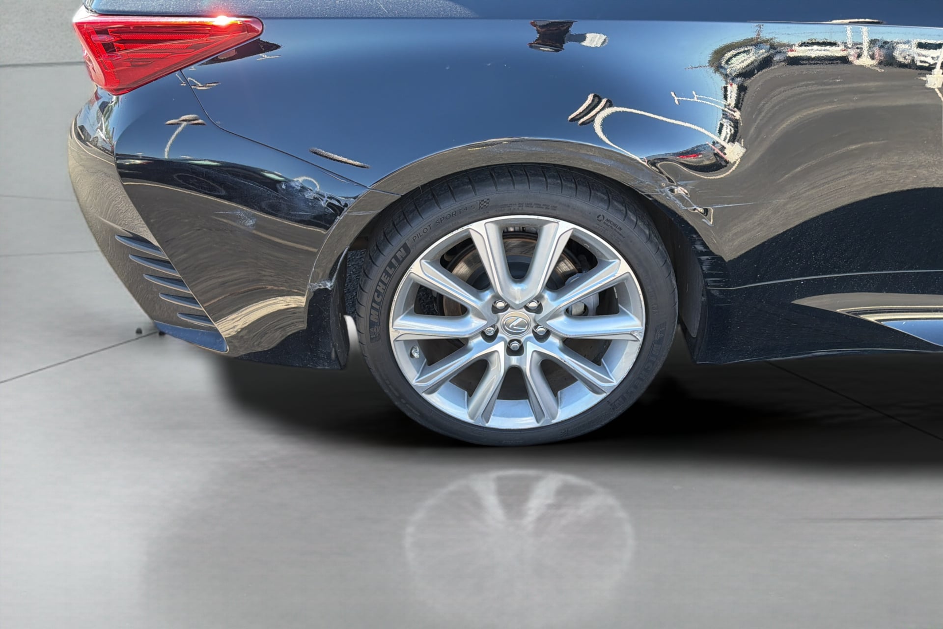 Photo 35 of this Lexus RC 350