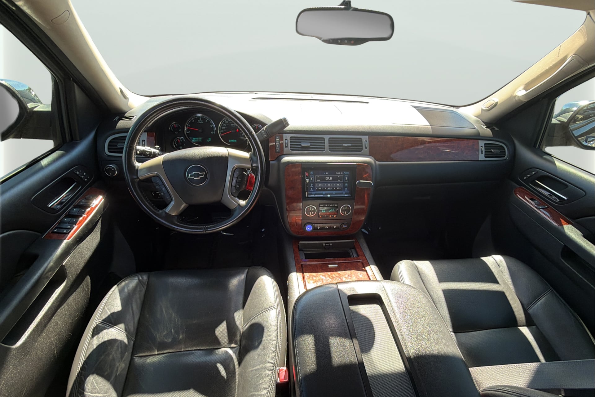 Photo 31 of this Chevrolet Tahoe