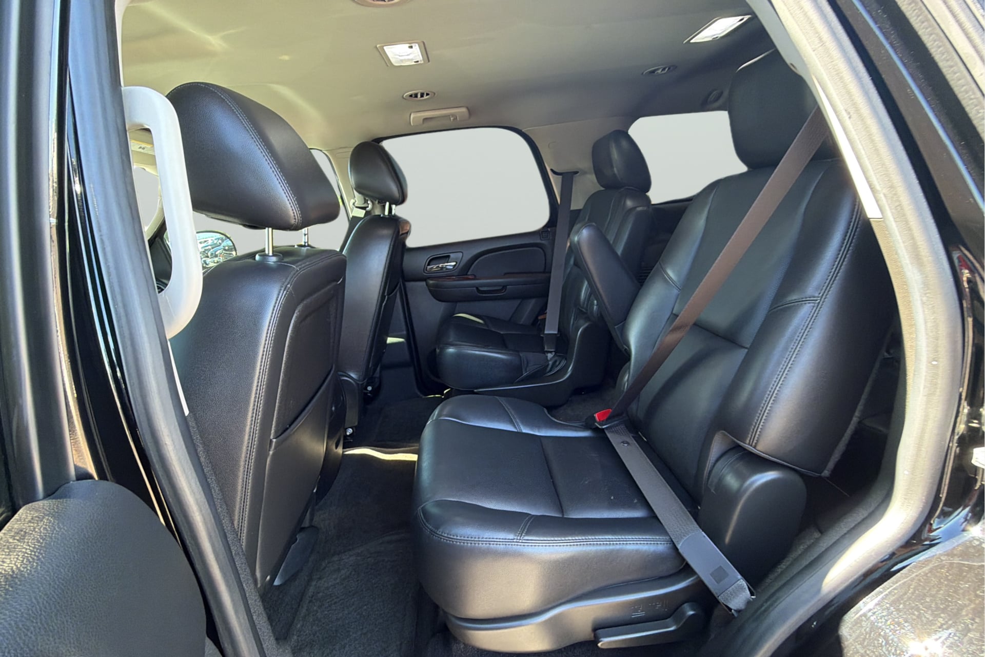 Photo 33 of this Chevrolet Tahoe