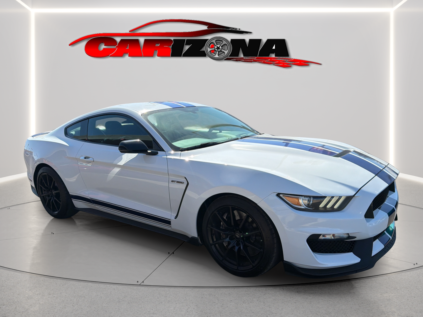 Ford Mustang photo 2