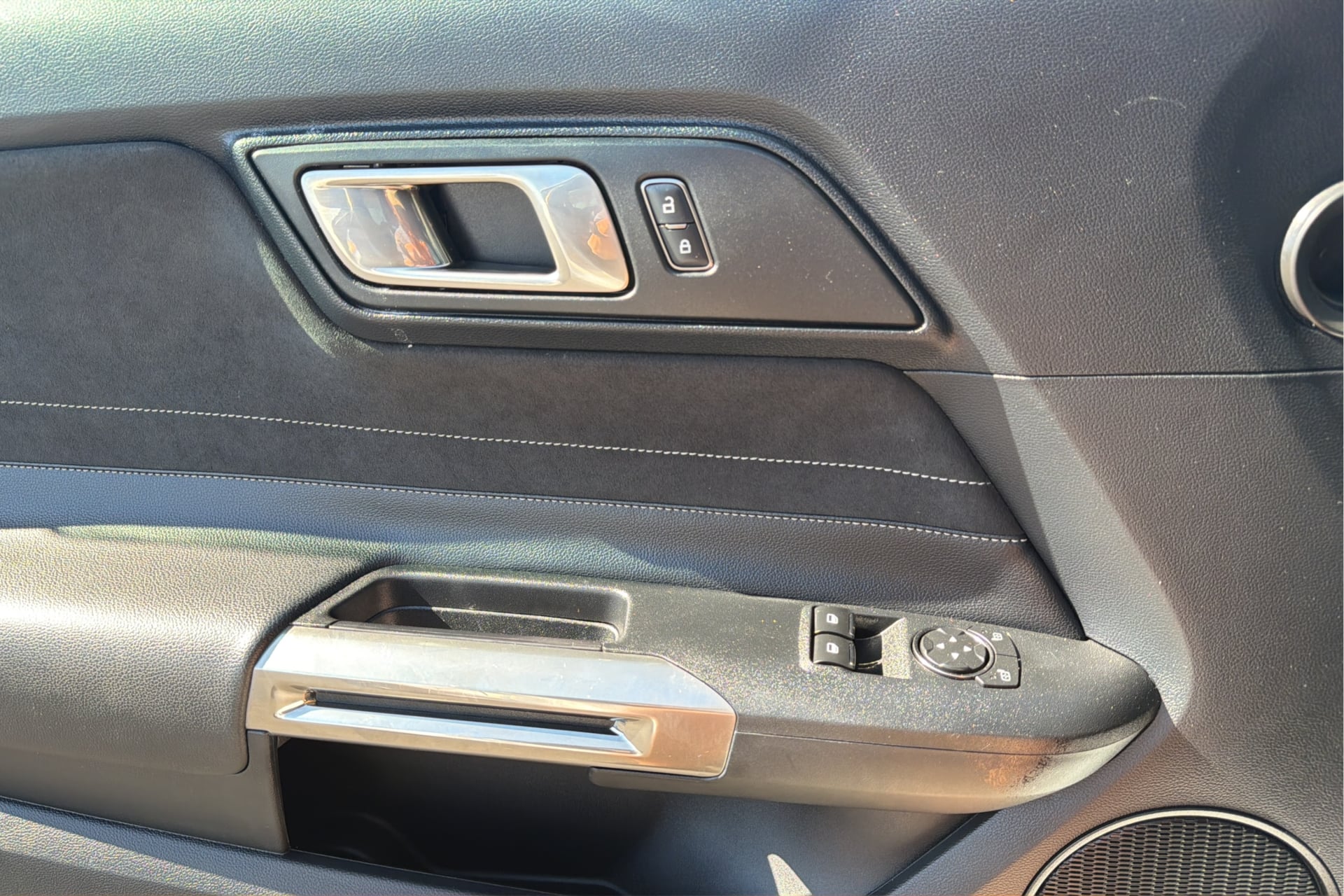 Ford Mustang photo 19