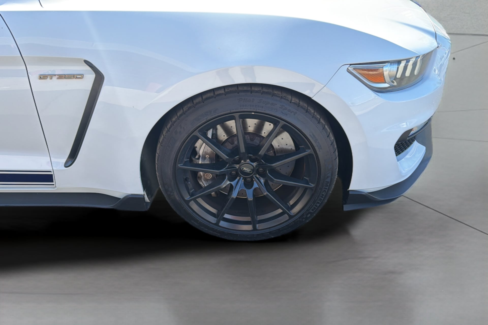 Ford Mustang photo 34