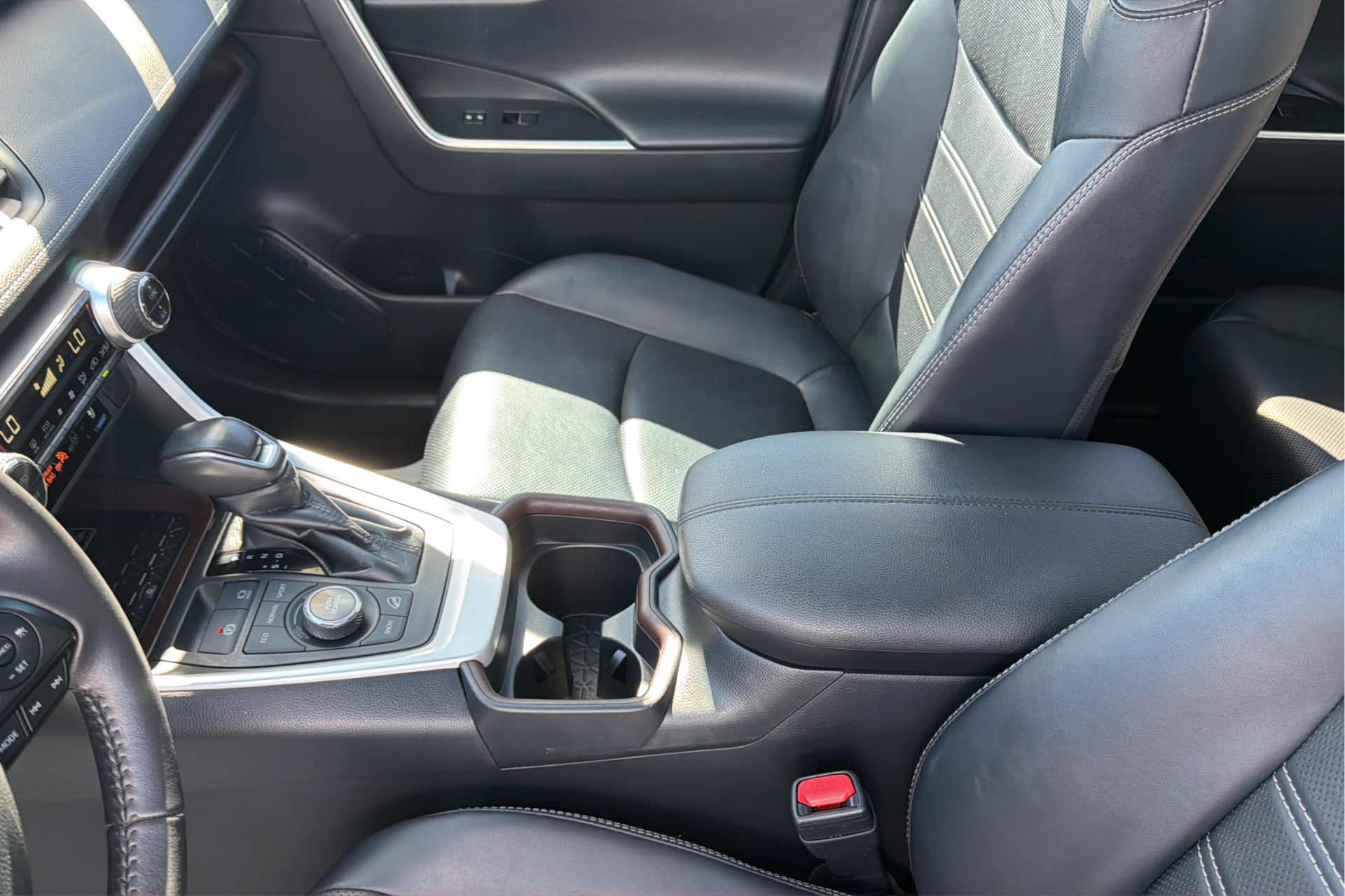 Photo 26 of this Toyota RAV4