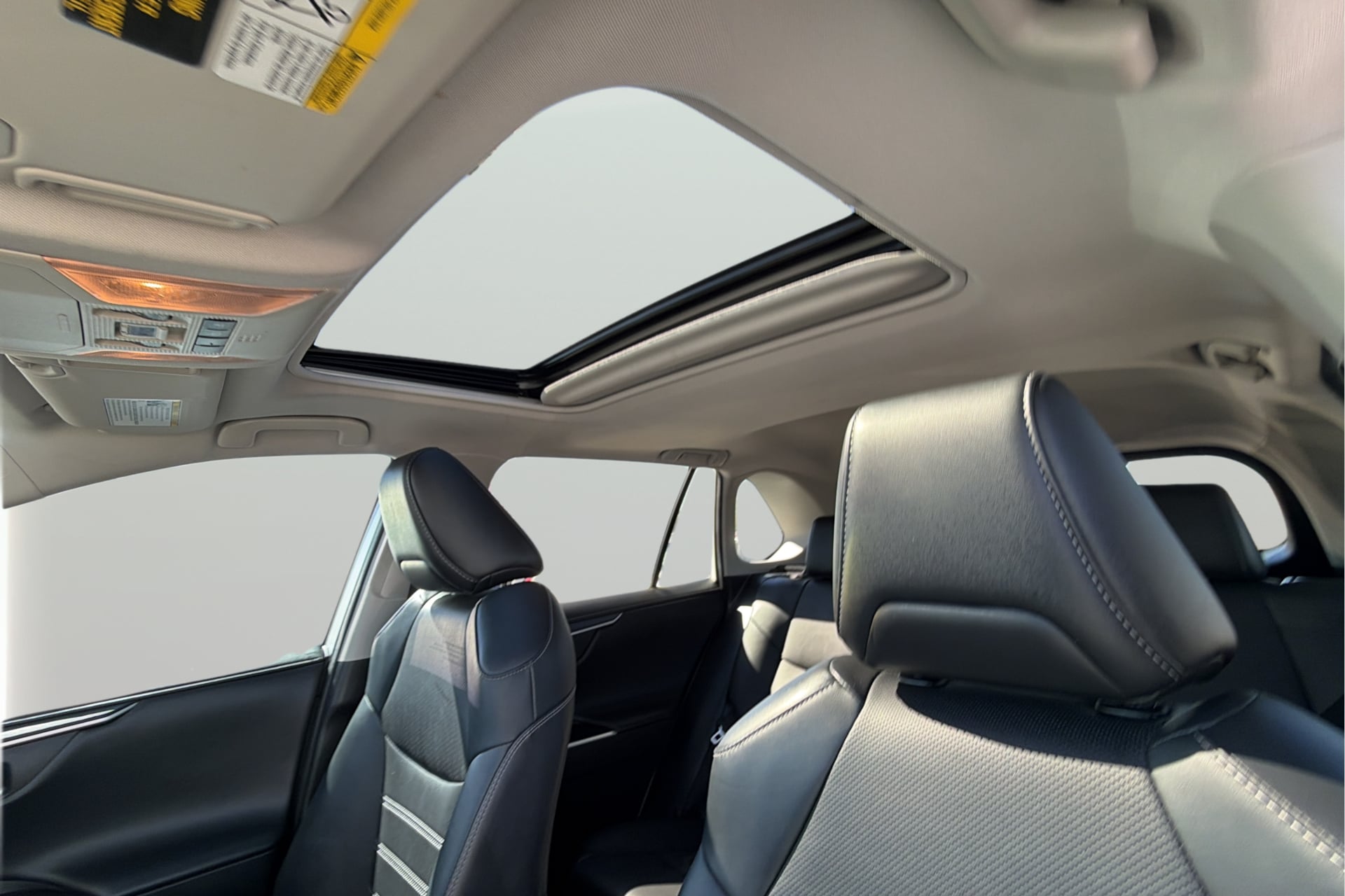 Photo 32 of this Toyota RAV4
