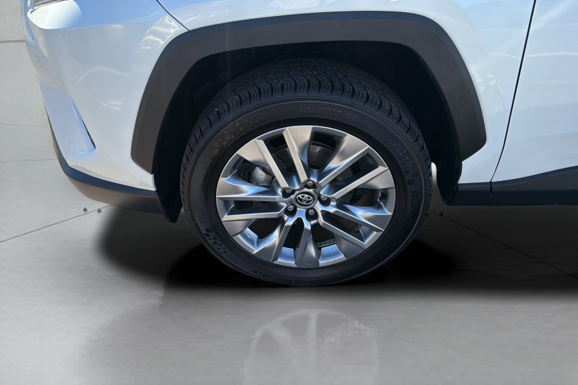 Photo 38 of this Toyota RAV4