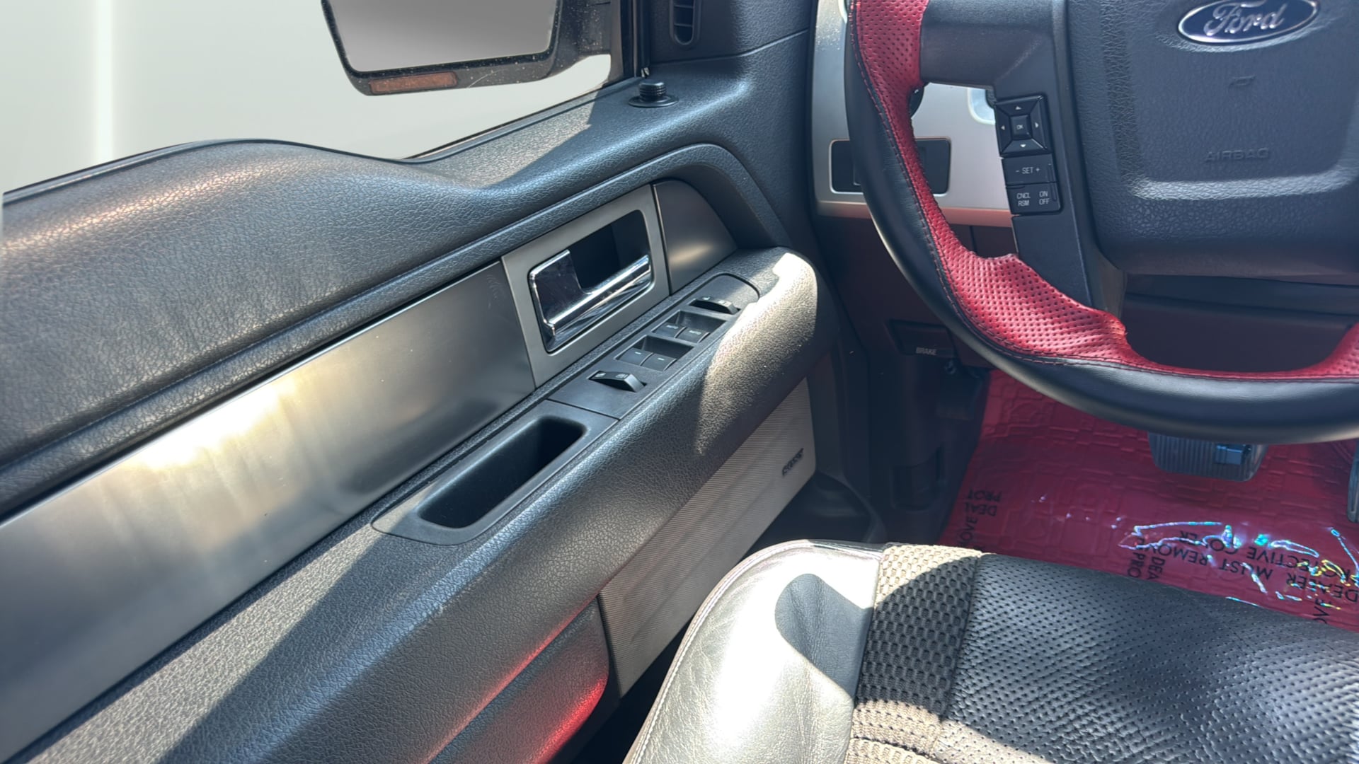 Ford F-150 photo 19