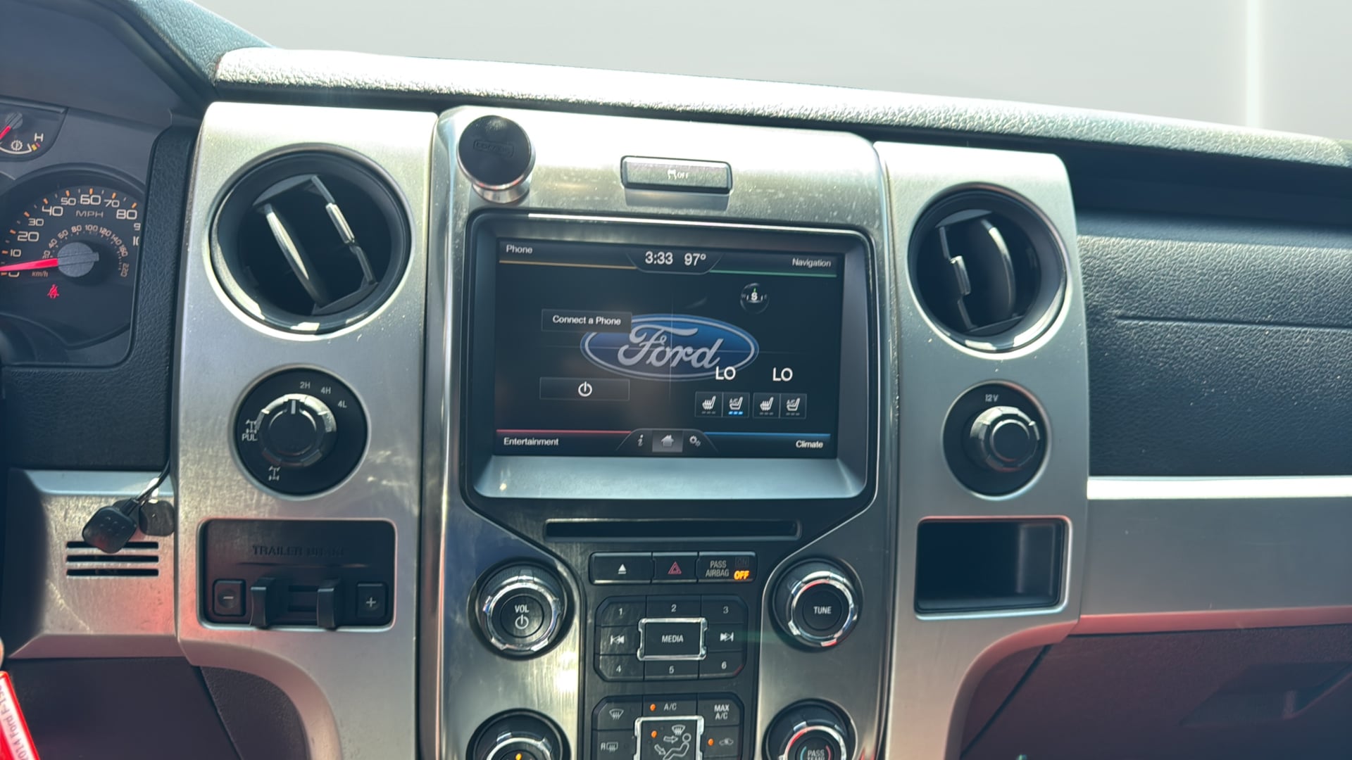 Ford F-150 photo 22
