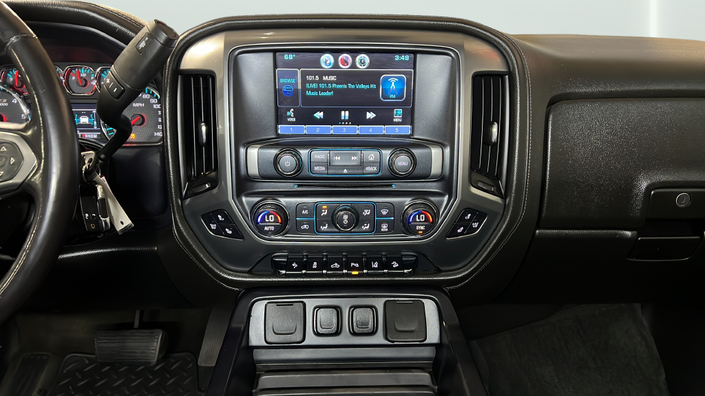 Chevrolet Silverado photo 15