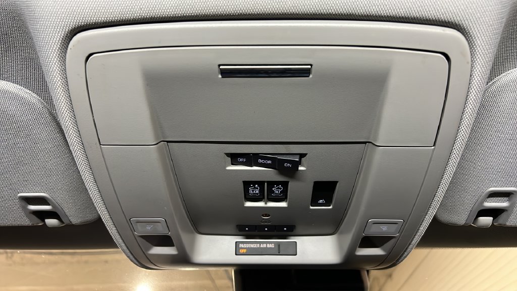 Chevrolet Silverado photo 18