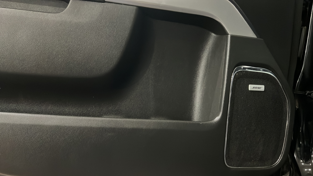Chevrolet Silverado photo 21