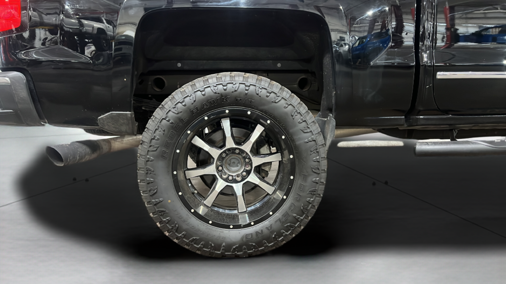 Chevrolet Silverado photo 35