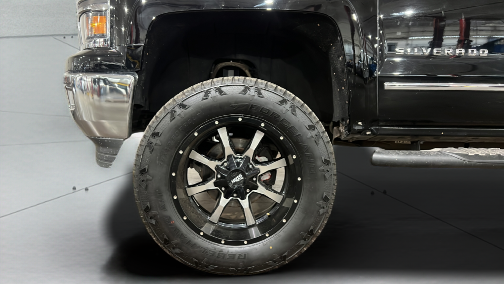 Chevrolet Silverado photo 36