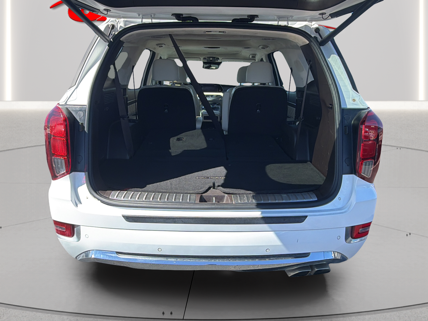 Photo 22 of this Hyundai Palisade