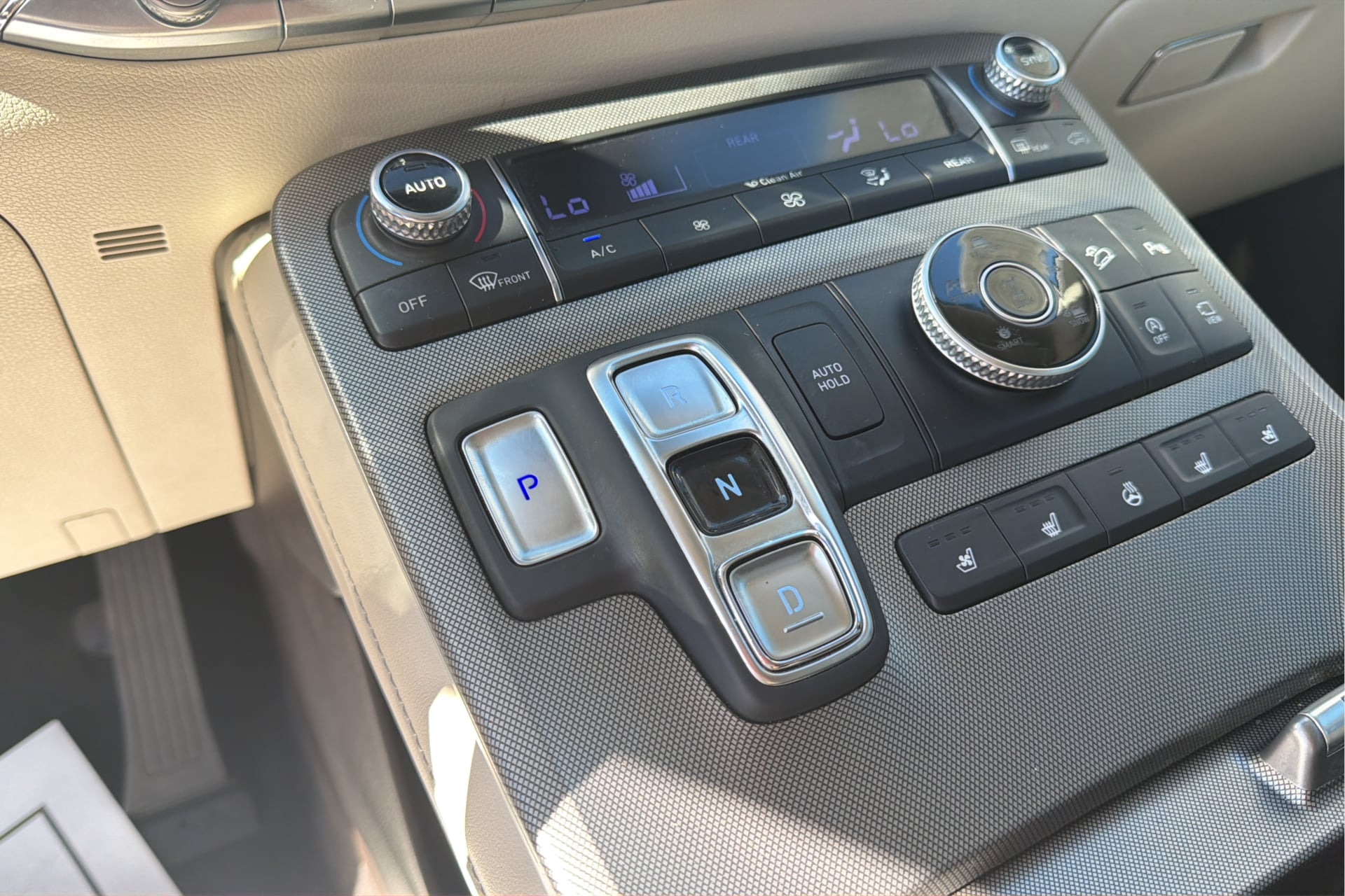 Photo 23 of this Hyundai Palisade