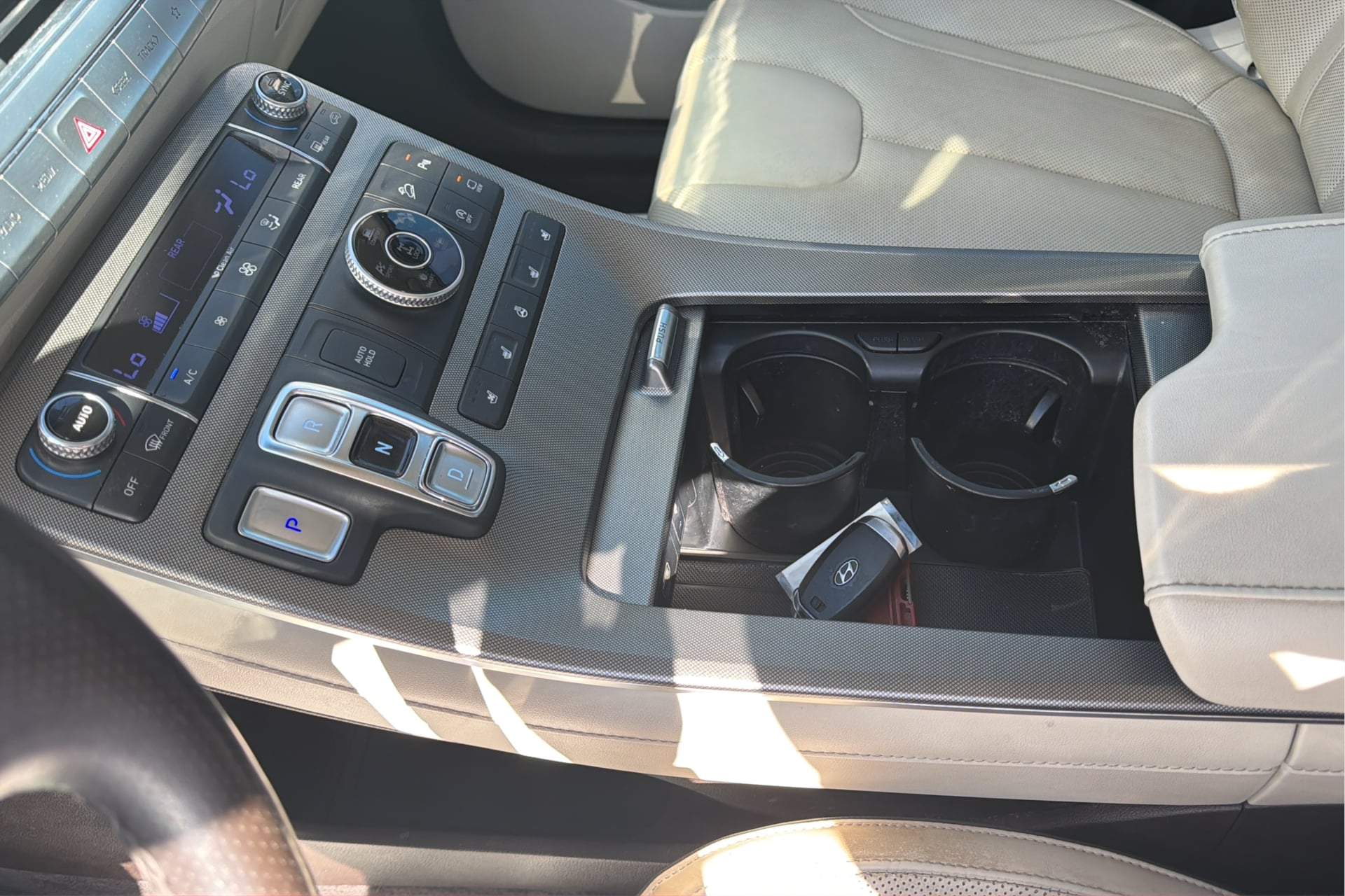 Photo 26 of this Hyundai Palisade