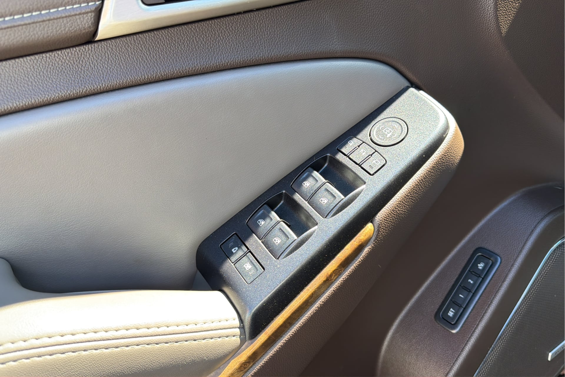 Photo 19 of this GMC Yukon XL