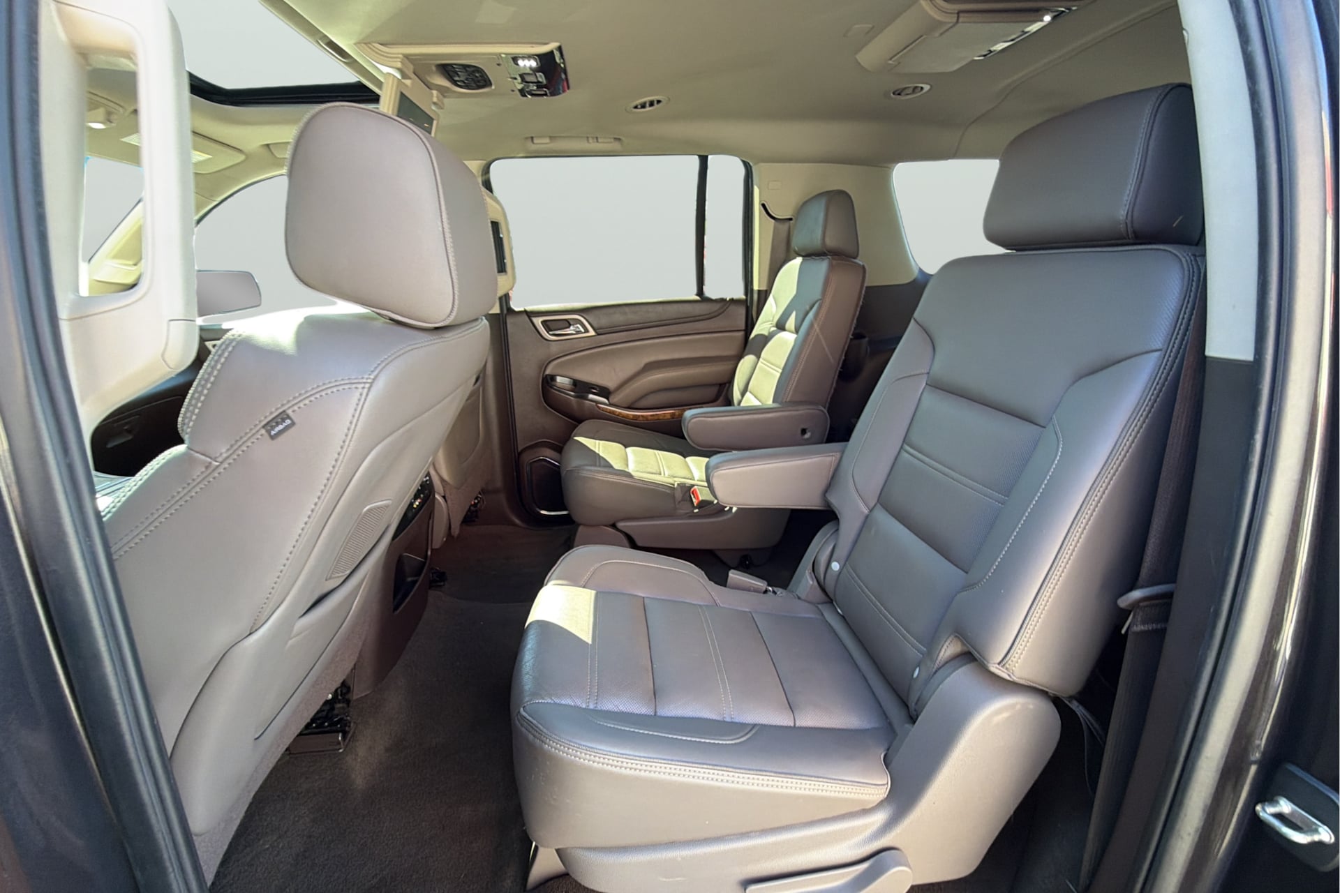 Photo 33 of this GMC Yukon XL