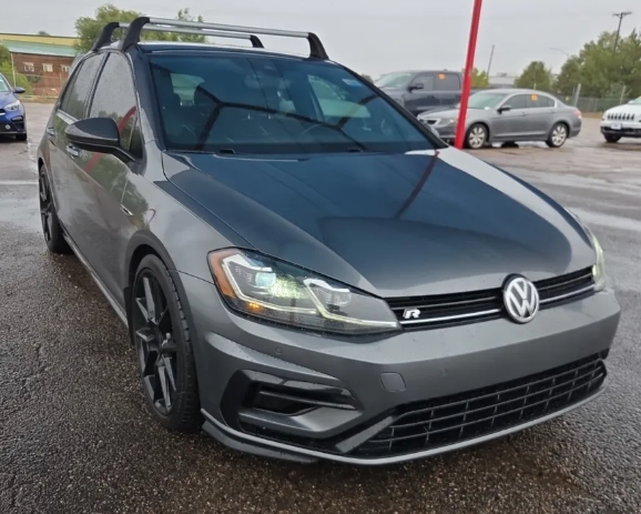 2019 Volkswagen Golf R 