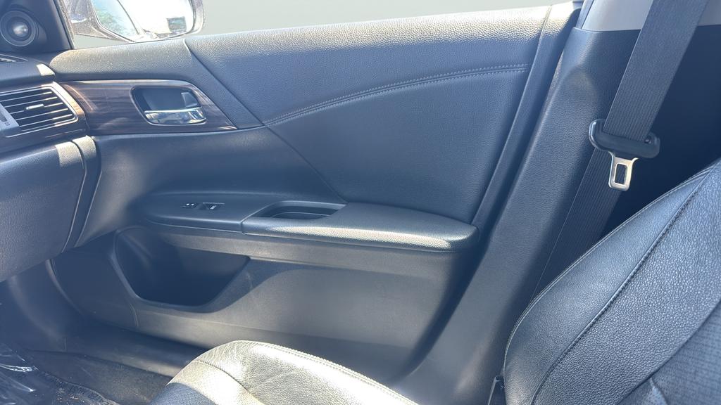 2017 Honda Accord EX-L - Photo 17