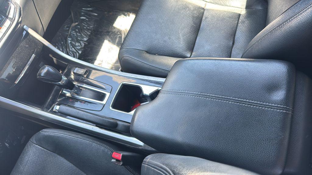 2017 Honda Accord EX-L - Photo 26