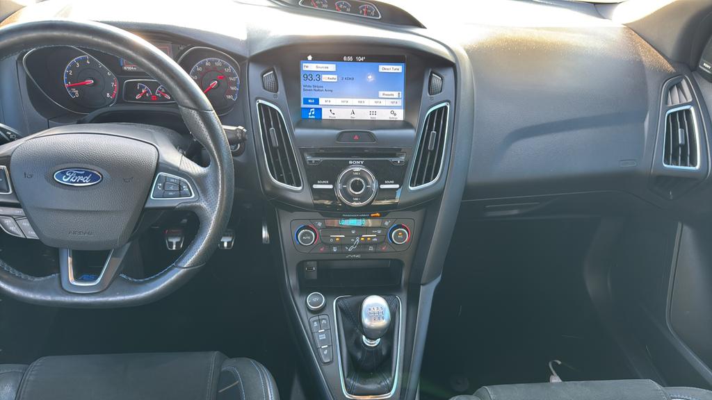 2017 Ford Focus RS - Photo 15