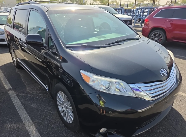 2013 Toyota Sienna XLE