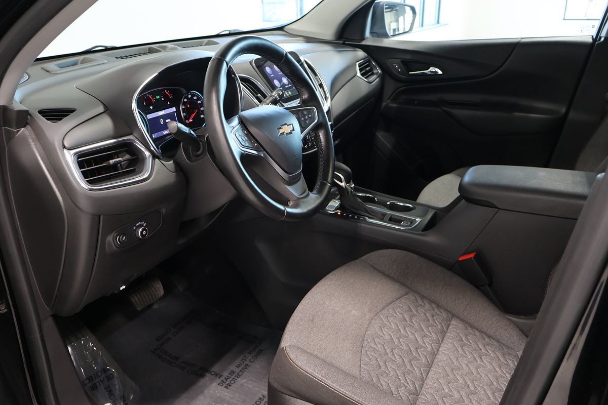 Photo 7 of this Chevrolet Equinox