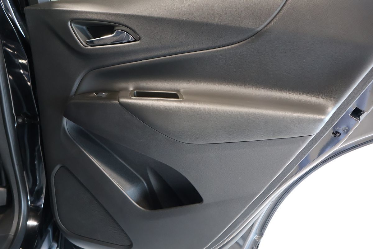 Photo 17 of this Chevrolet Equinox