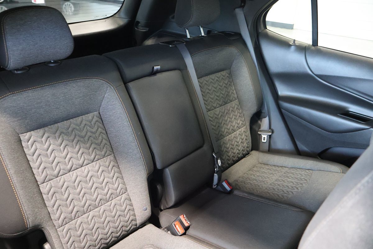 Photo 15 of this Chevrolet Equinox