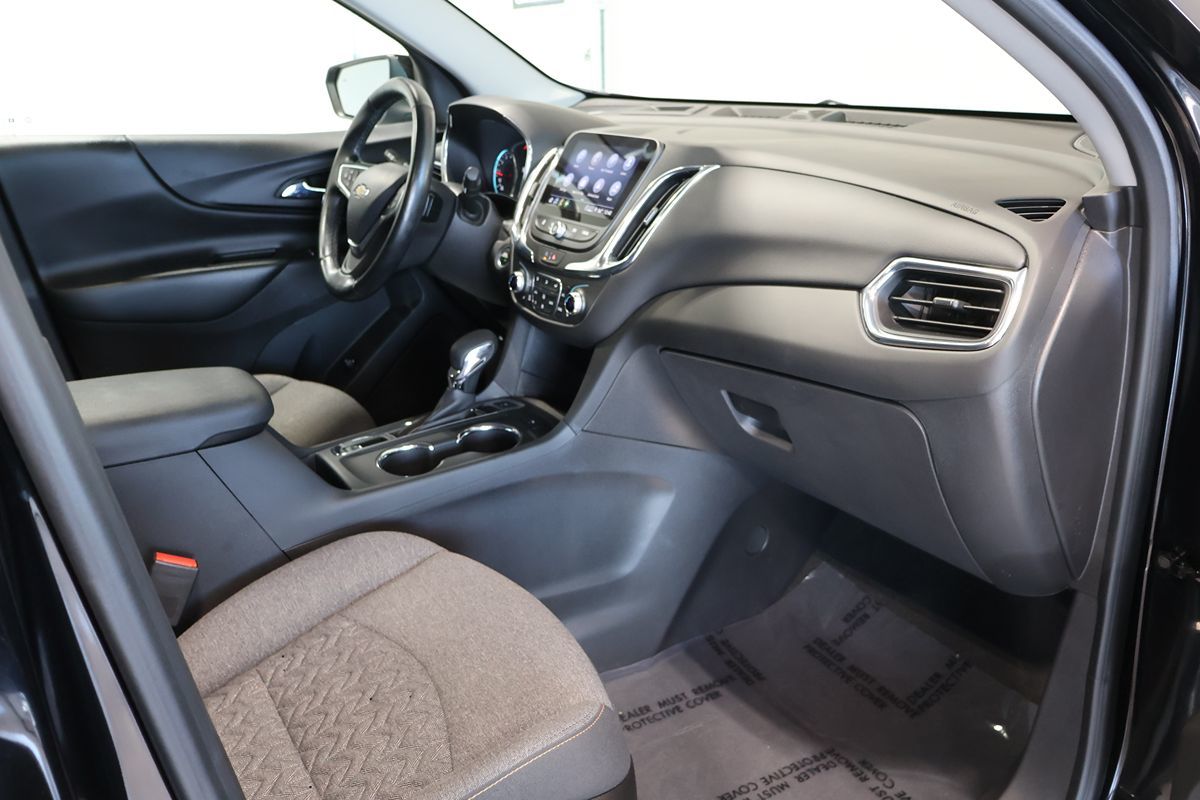 Photo 19 of this Chevrolet Equinox