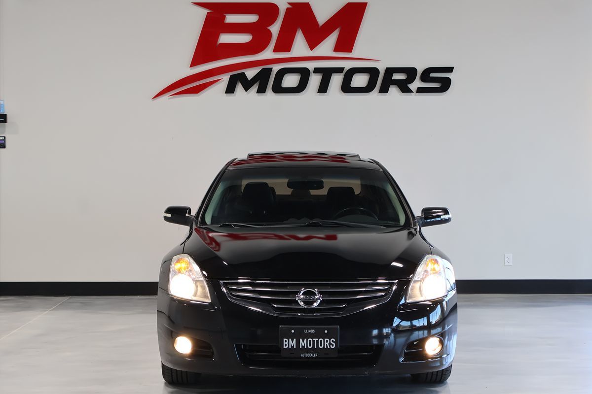 Photo 2 of this Nissan Altima