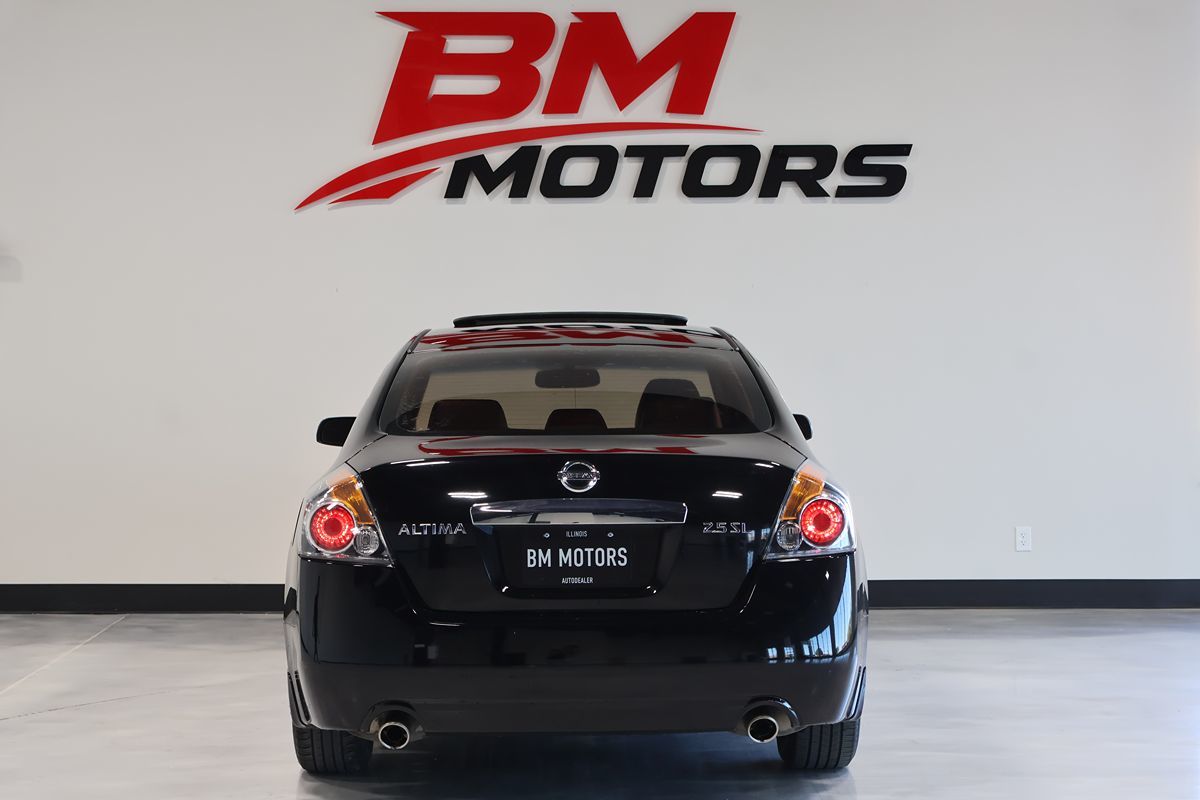 Photo 5 of this Nissan Altima