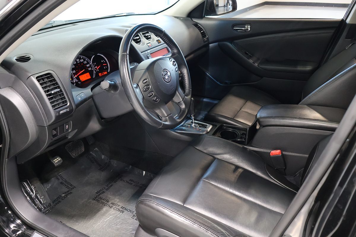 Photo 7 of this Nissan Altima