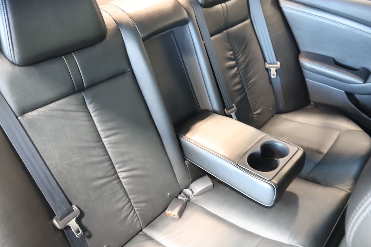 Photo 16 of this Nissan Altima