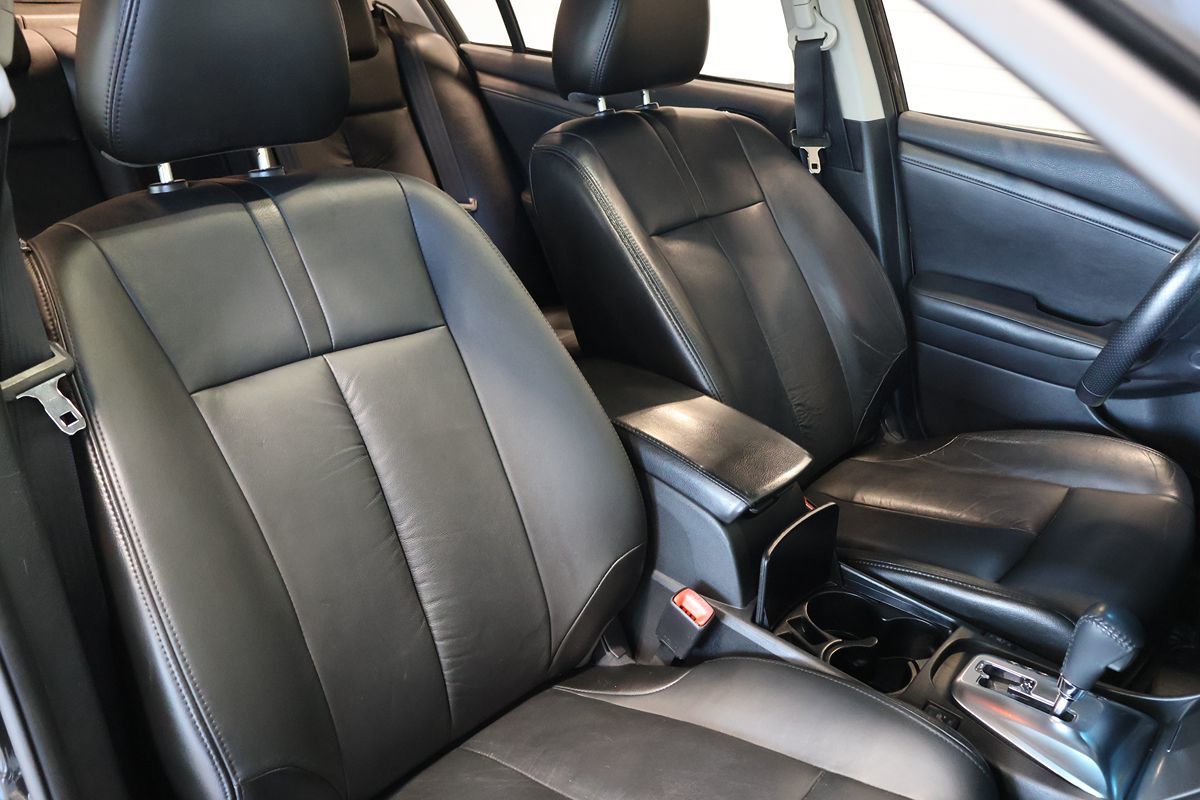 Photo 19 of this Nissan Altima