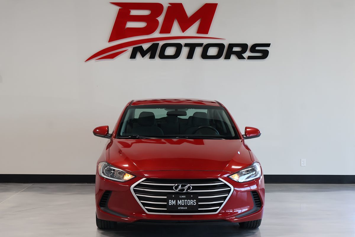 Photo 2 of this Hyundai Elantra