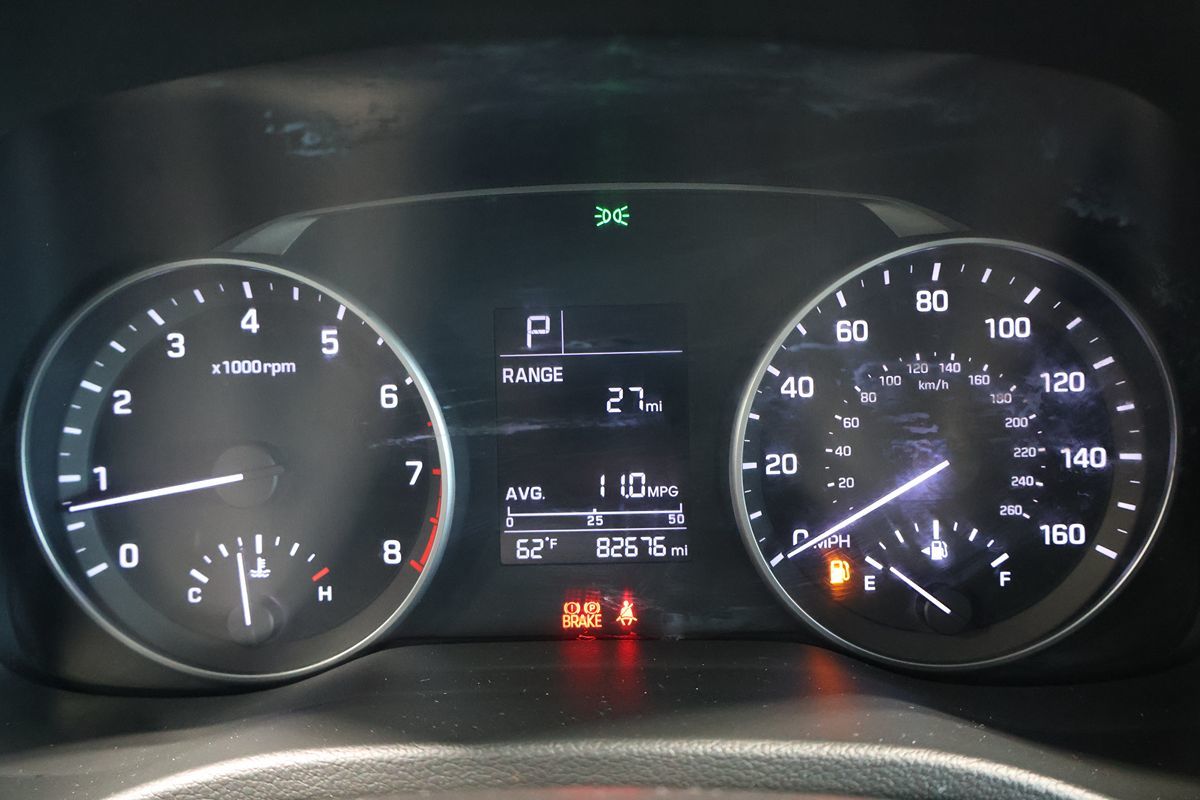 Photo 10 of this Hyundai Elantra