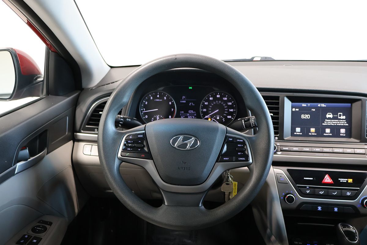 Photo 9 of this Hyundai Elantra