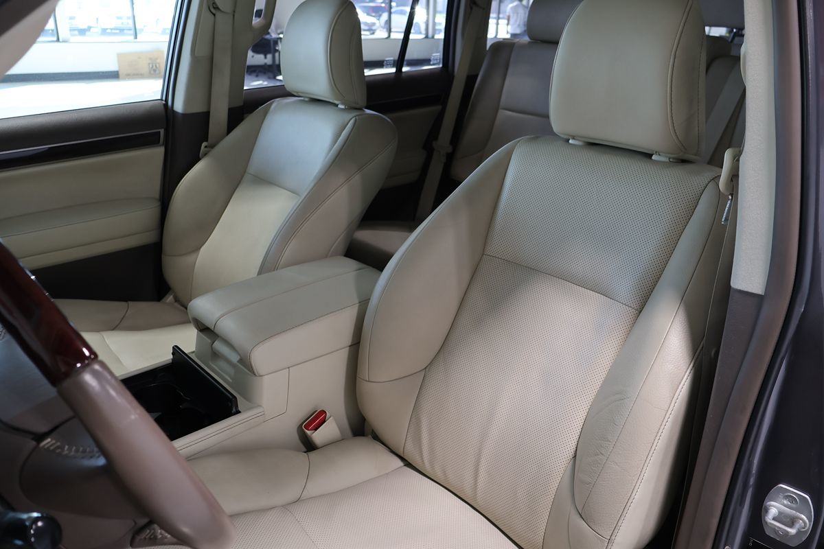 Photo 8 of this Lexus GX 460