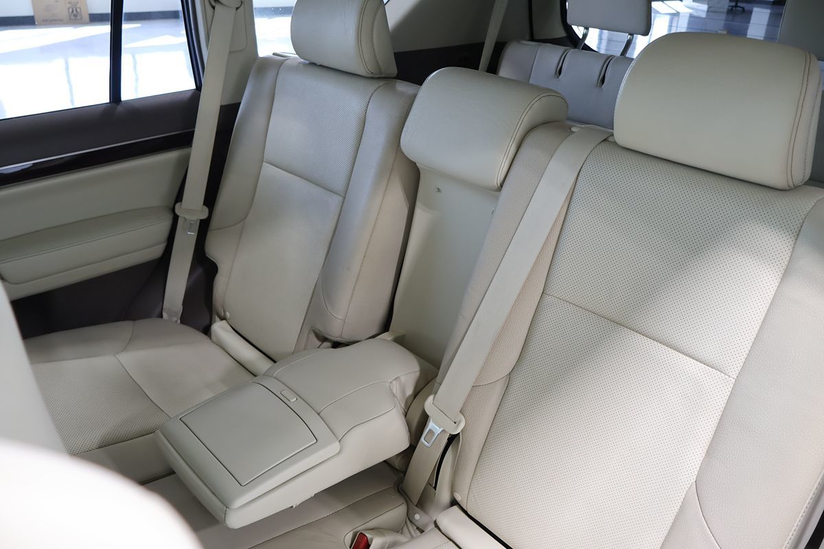 Photo 13 of this Lexus GX 460