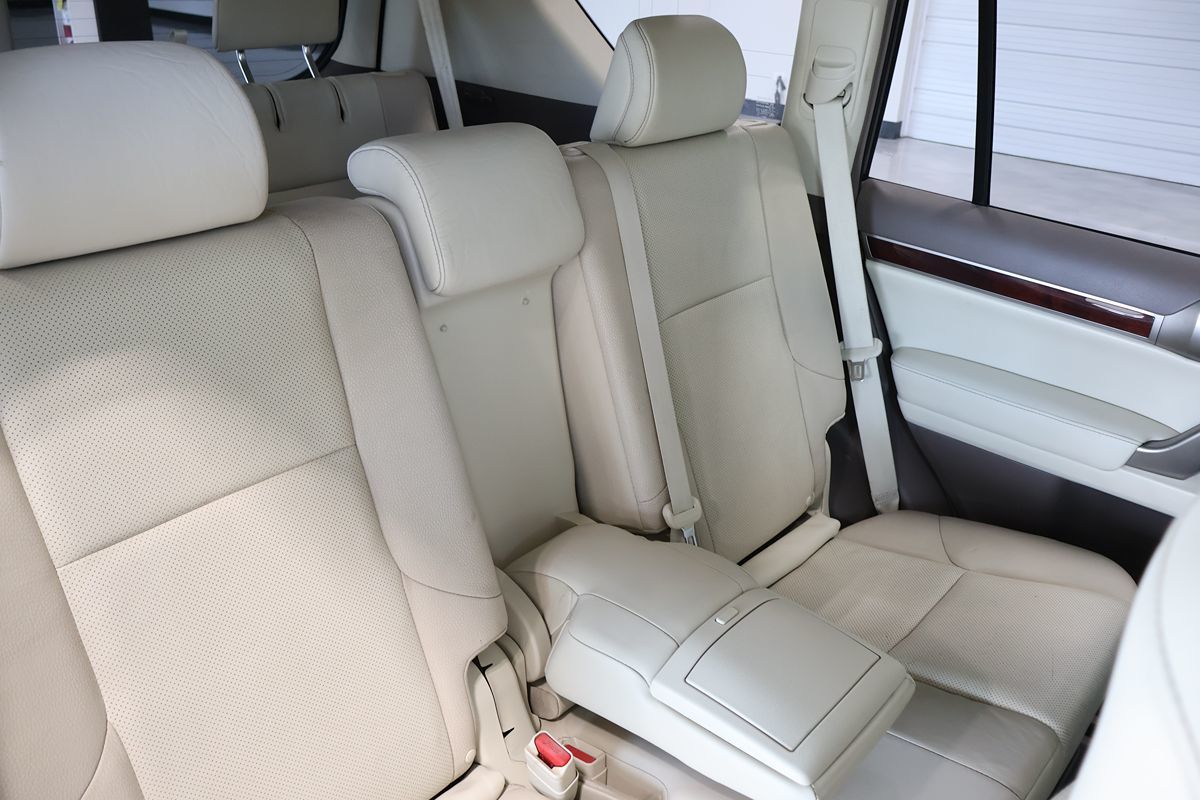 Photo 16 of this Lexus GX 460