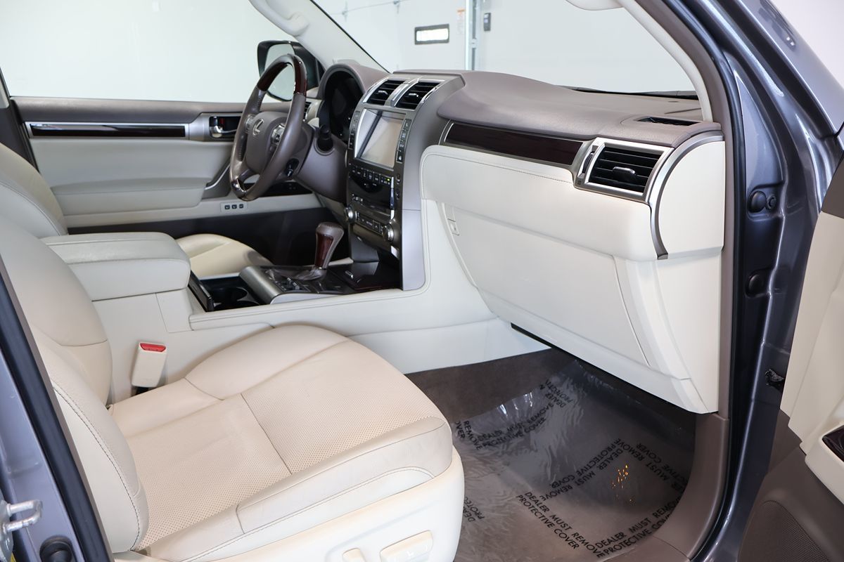 Photo 19 of this Lexus GX 460